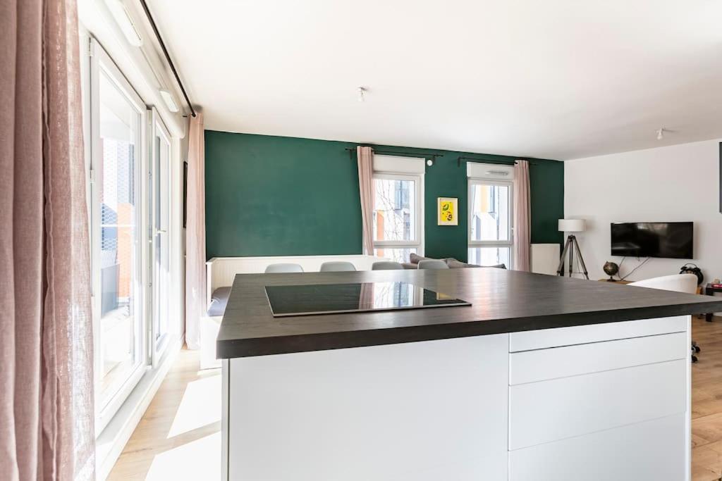 נאנטר Grand Appartement , Paris La Defense Arena, 50 Metres De La Gare, 15 Min Champs Elysees מראה חיצוני תמונה